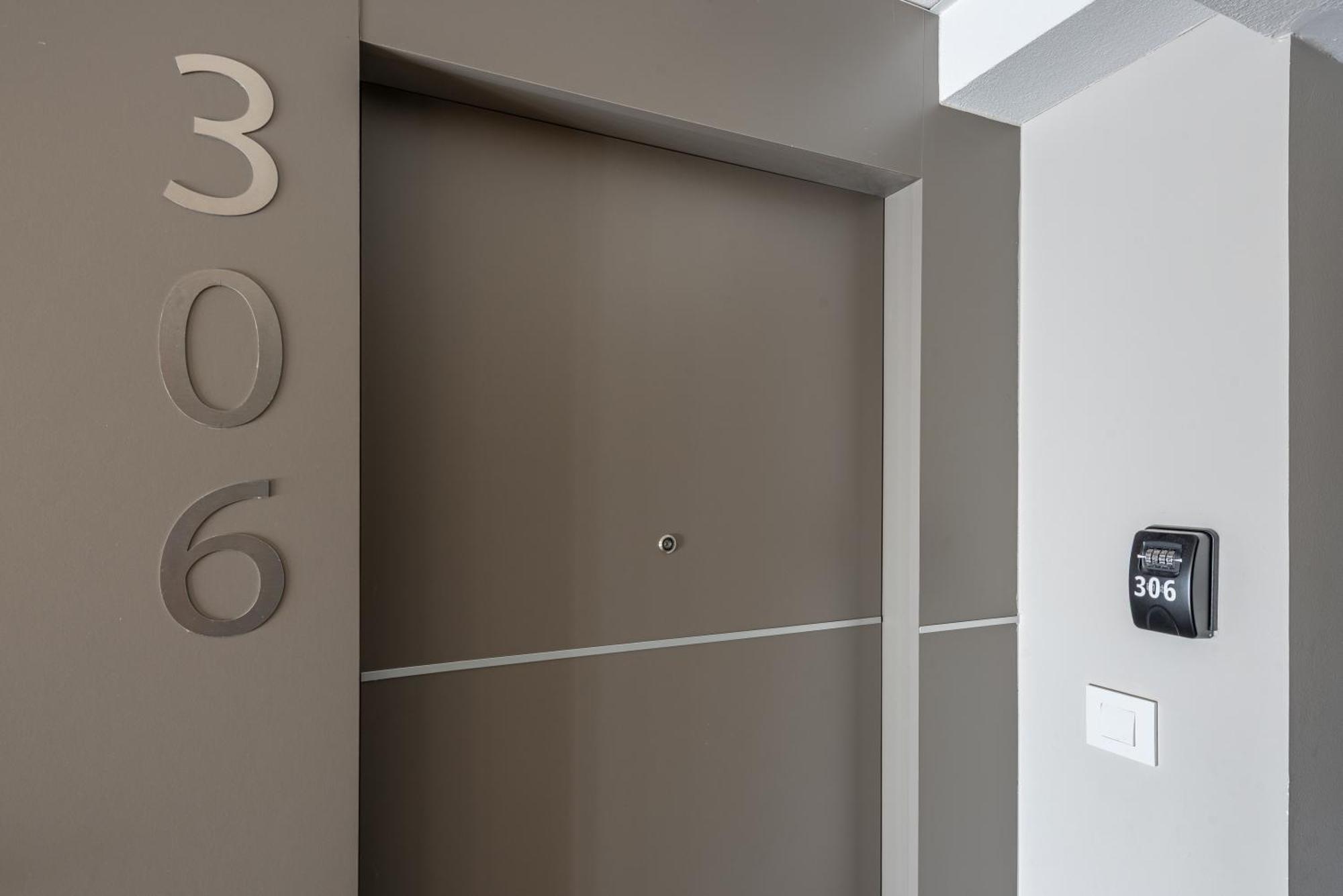 Apartamentos Astoria Tarragona Exteriör bild